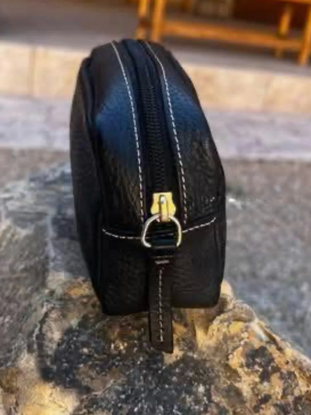 Dooney & Bourke compact pebble